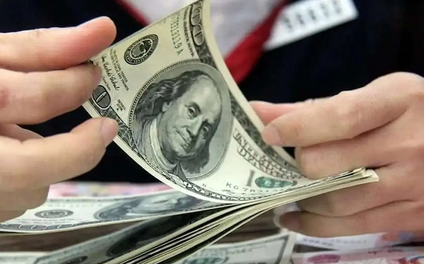 پیش‌روی دلار در کانال ۵۱ هزار تومانی