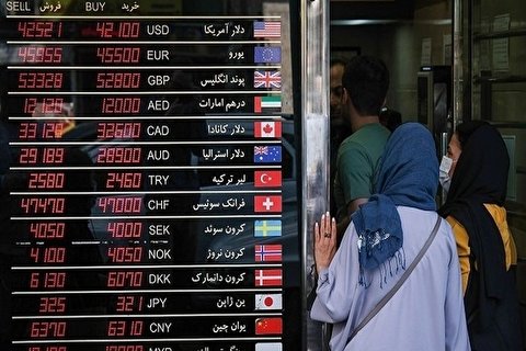 شرط مهم اقتصاد ایران برای برگشت به دلار ۲۰ هزار تومانی/ پیش بینی قیمت دلار در سال جاری