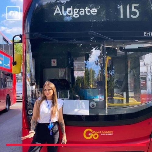 زیباترین راننده زن اتوبوس در لندن 