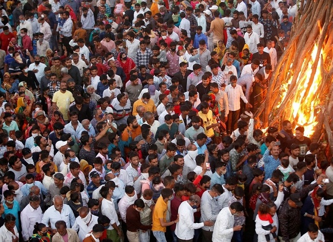 سوزاندن مرده های کرونایی در هند