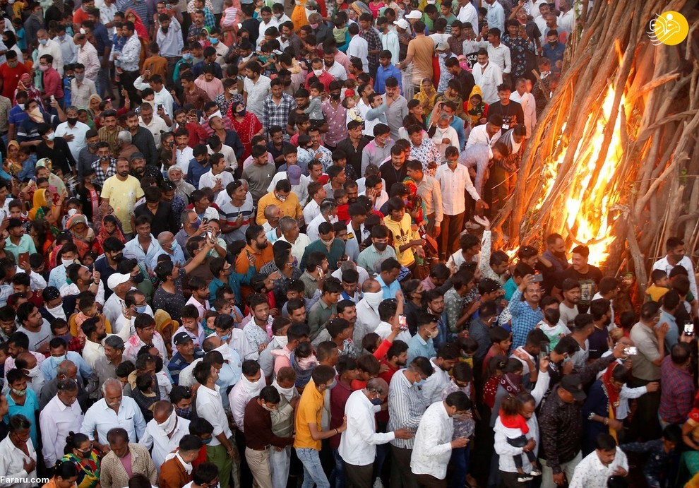 سوزاندن مرده های کرونایی در هند + تصاویر