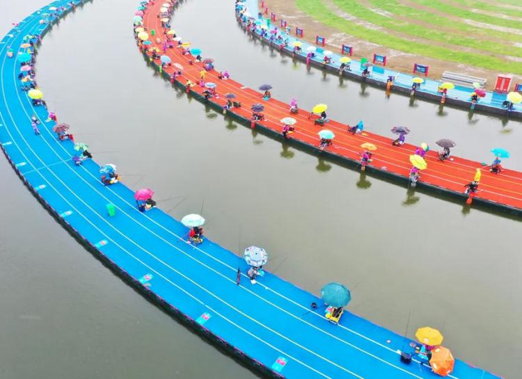 مسابقات بین المللی ماهیگیری از دریاچه‌ای در جیانگسو چین