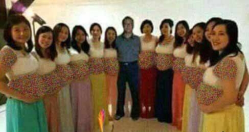 عکس جنجالی این مرد با ۱۳ همسر حامله‌اش!