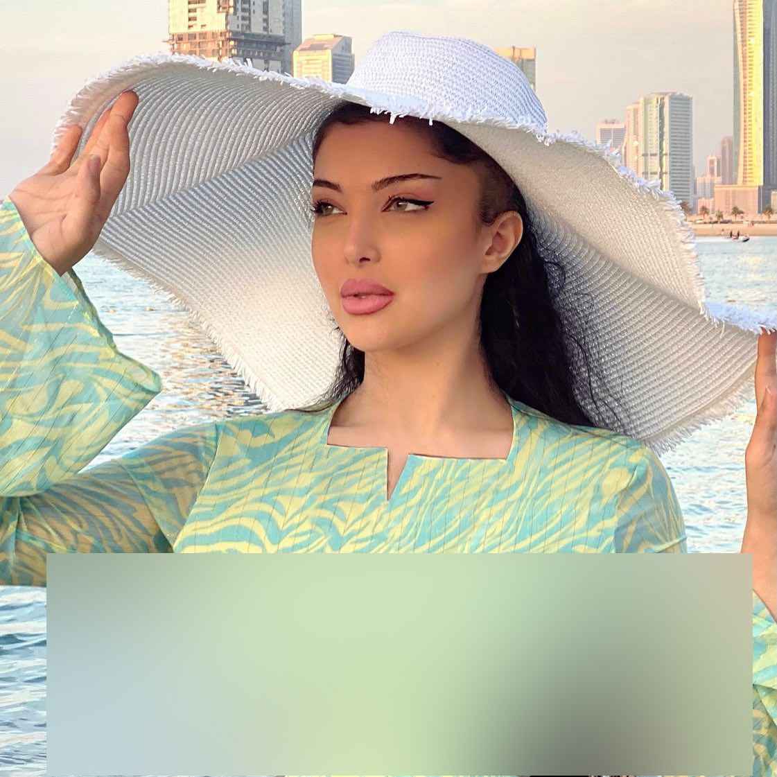 کولاک همسر زیبای سپهر حیدری با ۲ عکس منشوری کنار دریا! + تصاویر