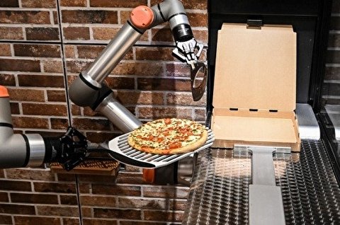 درست کردن پیتزا به کمک ربات
