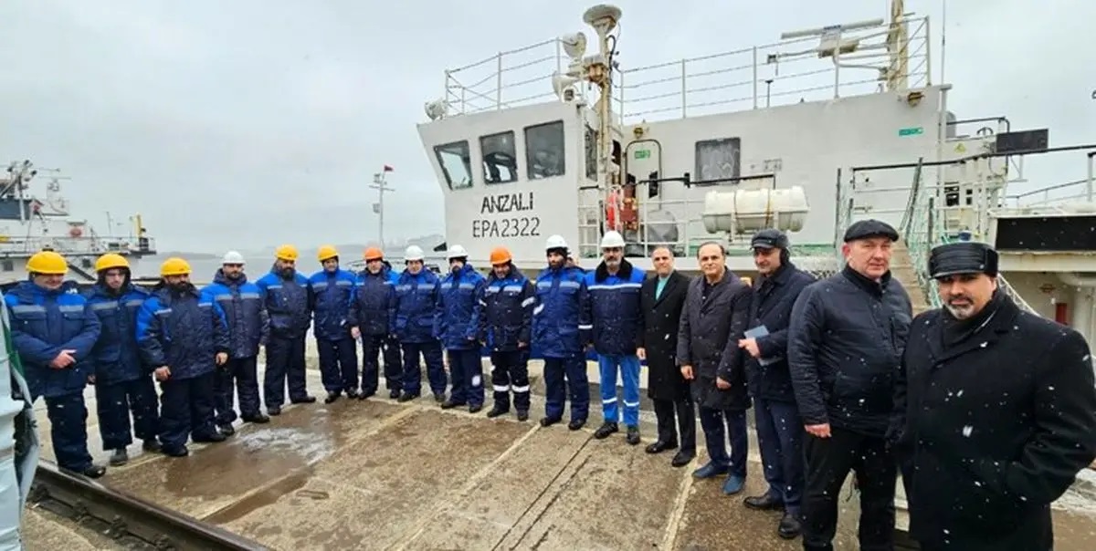 اهتزاز پرچم ایران بر فراز کشتی تجاری خریداری شده در آستراخان