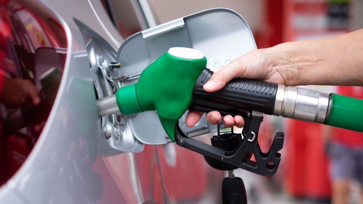 روزانه ۱۲۰ میلیون لیتر بنزین در کشور توزیع می‌شود