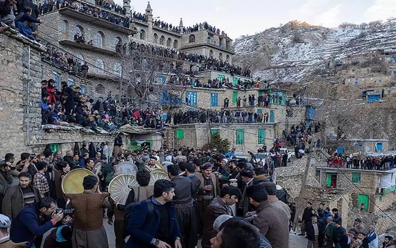 نمایی از مراسم سنتی پیرشالیار