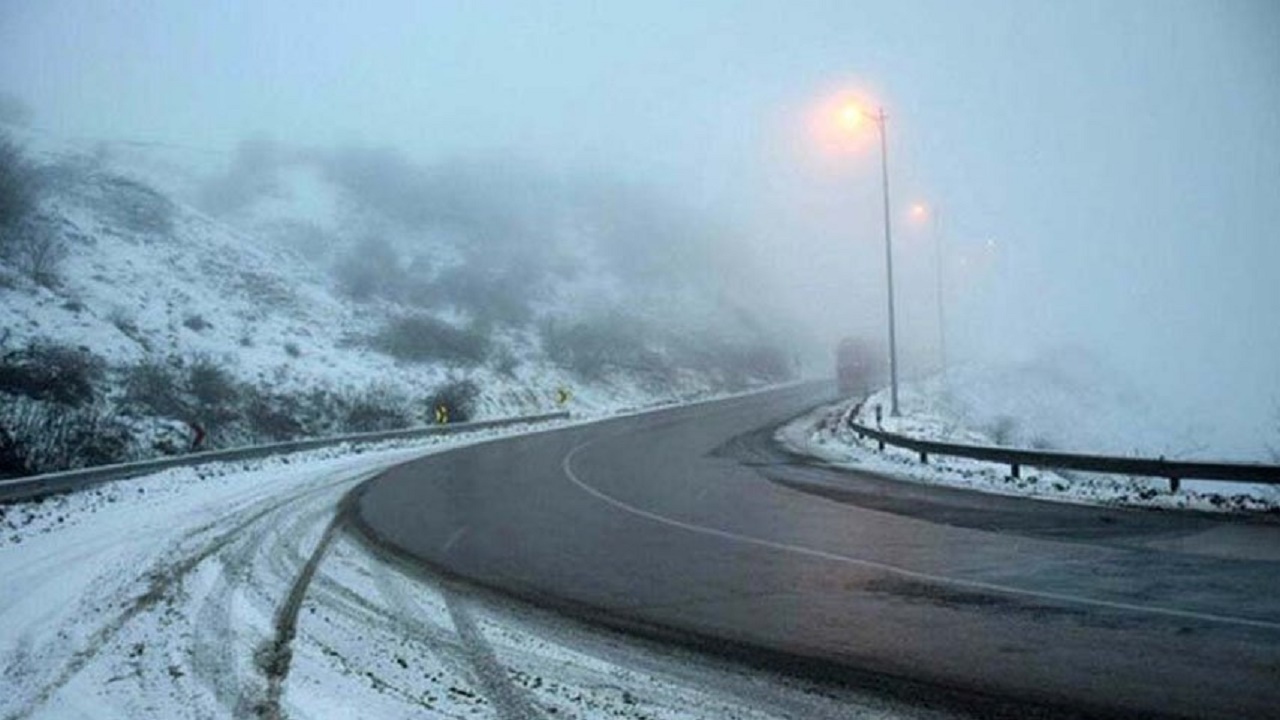 نمایی از جاده چالوس برفی