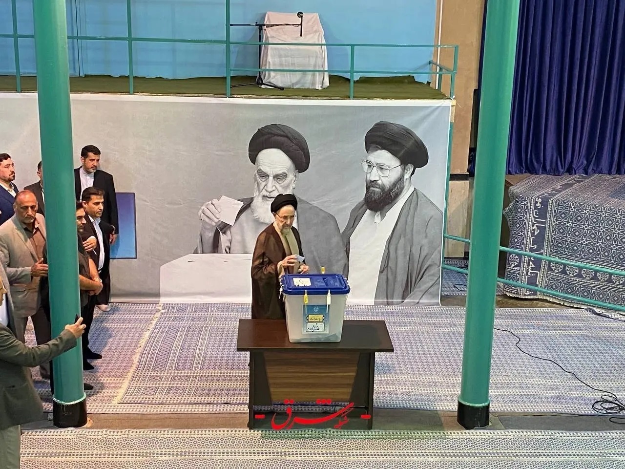 تصاویری از سیدمحمد خاتمی در حسینیه جماران پای صندوق رای