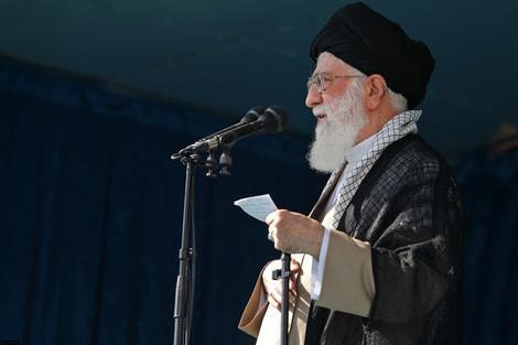 آیت الله خامنه ای : کار درخشان نیروهای مسلح ما دو سه شب قبل یک کار کاملاً قانونی و مشروع بود