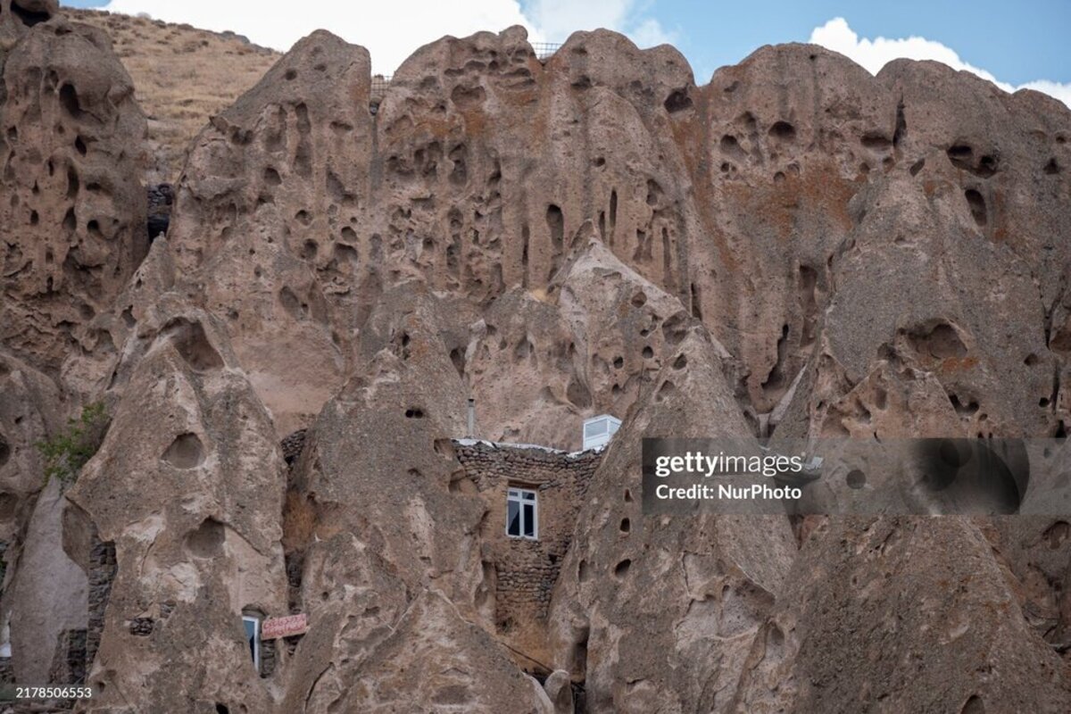 دید جذاب رسانه خارجی به روستای صخره‌ای کندوان