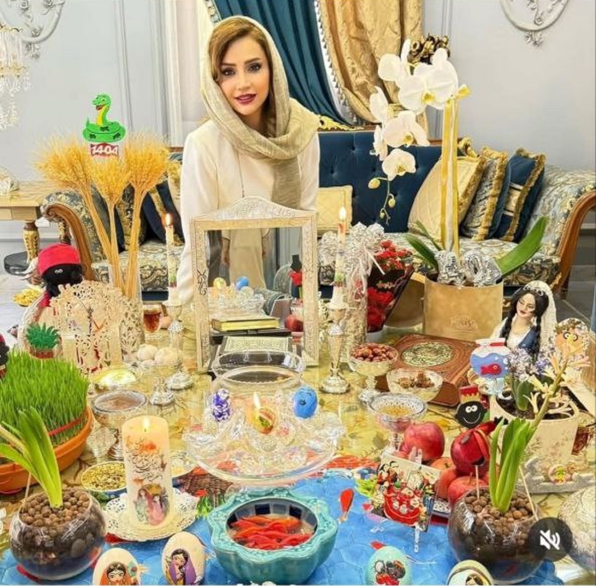 شبنم قلی خانی در کنار سفره هفت سین