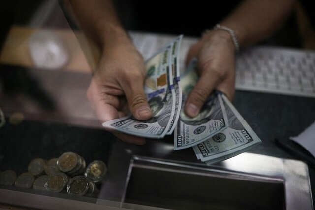 اولین حرکت دلار به سمت تک نرخی شدن؟ اولین حرکت دلار به سمت تک نرخی شدن؟