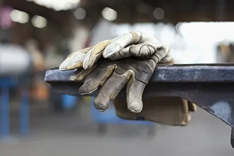 وضعیت معیشتی کارگران و بازنشستگان خوب نیست/ جزئیاتی از مذاکرات دستمزد