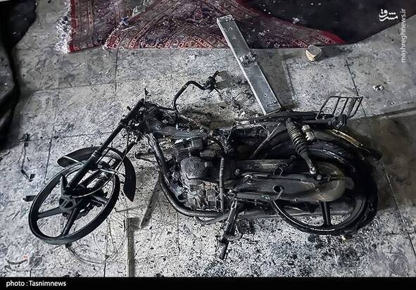 تصاویری از آتش زدن پایگاه مقاومت بسیج و مسجد ابوذر تهران