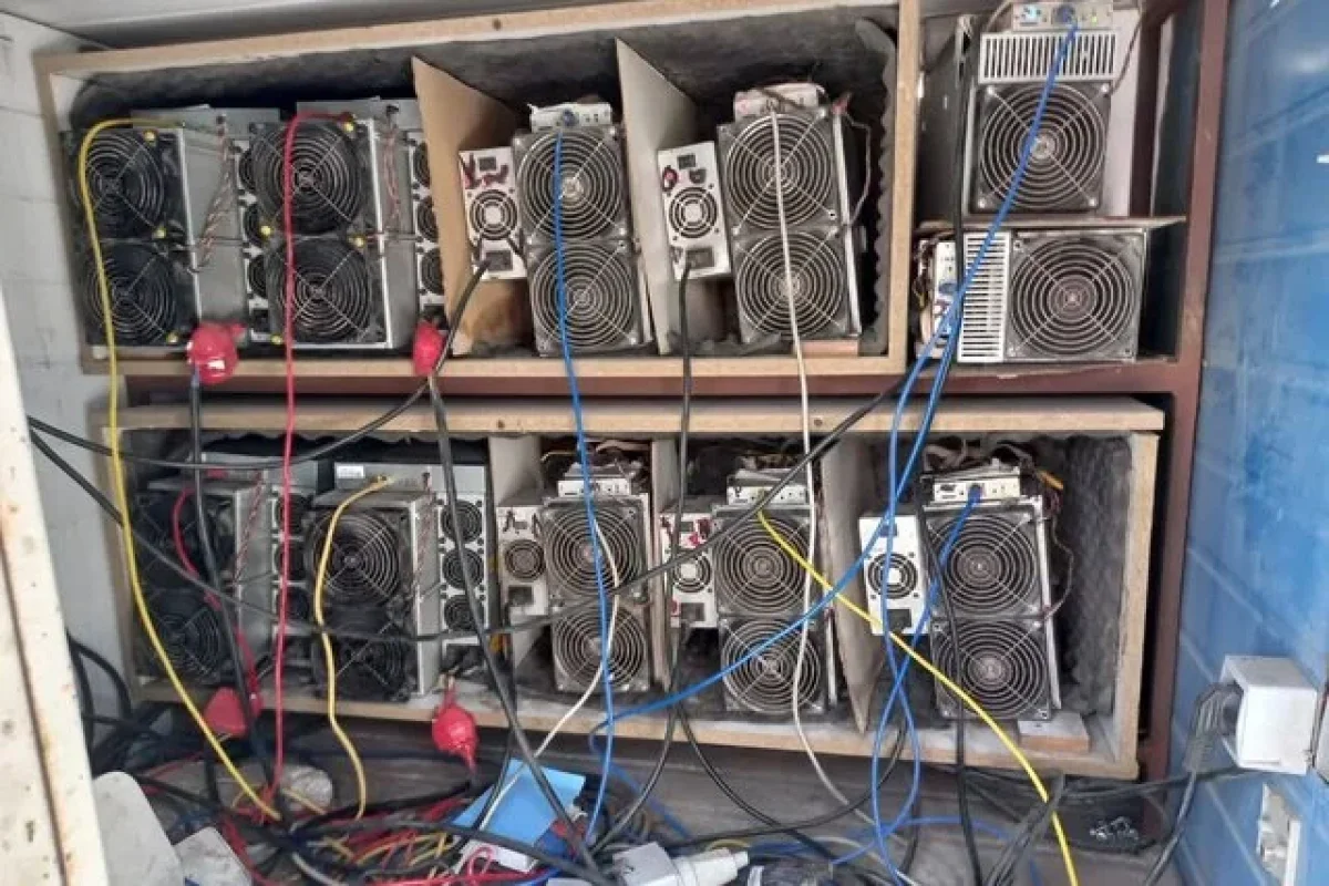 ۱۲۱ مزرعه و ۲۳۵۱ دستگاه ماینر غیرمجاز کشف شد ۱۲۱ مزرعه و ۲۳۵۱ دستگاه ماینر غیرمجاز کشف شد