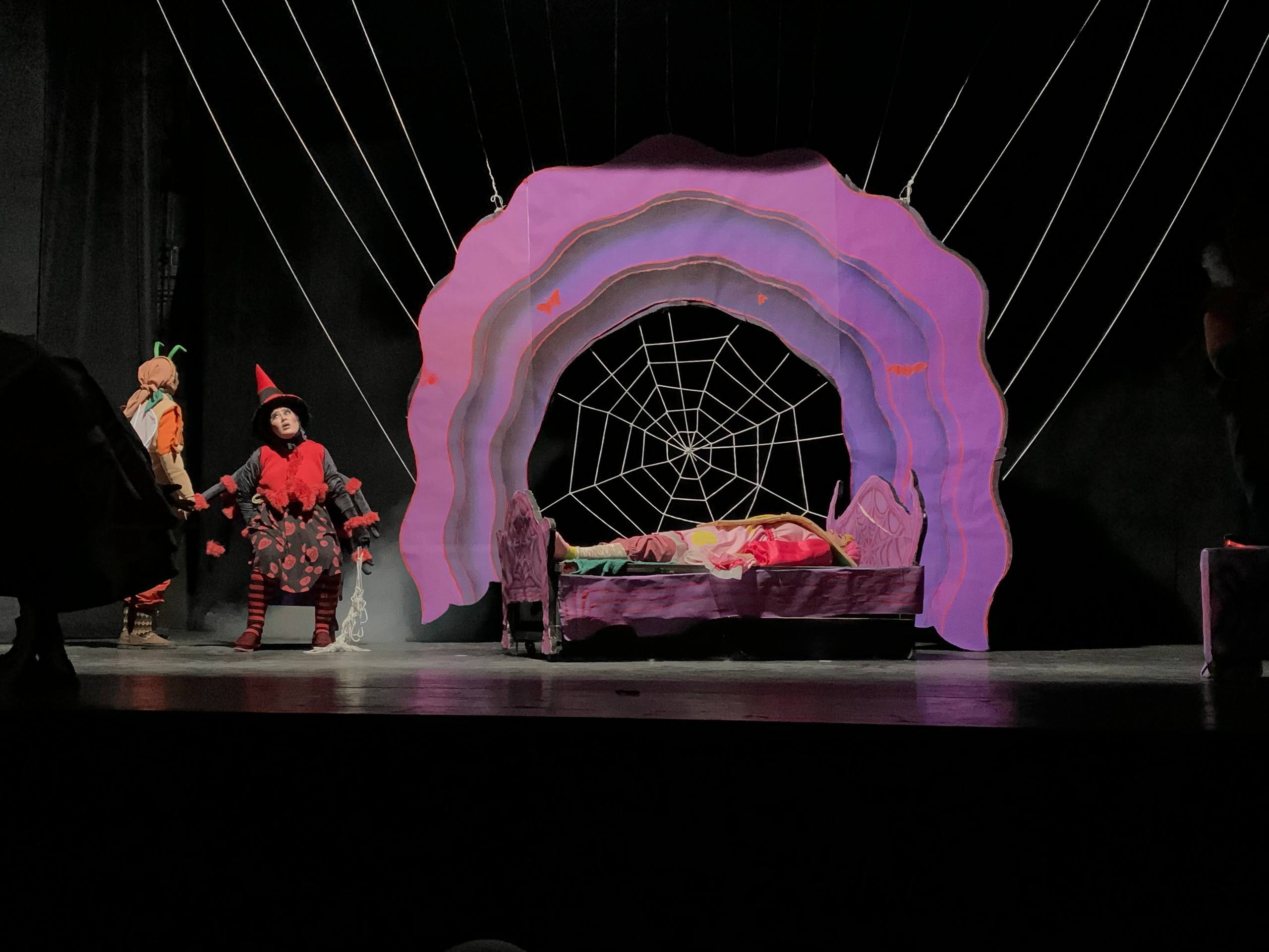 نمایش راز نجات گیرا براساس اثرى از اوراند هریس