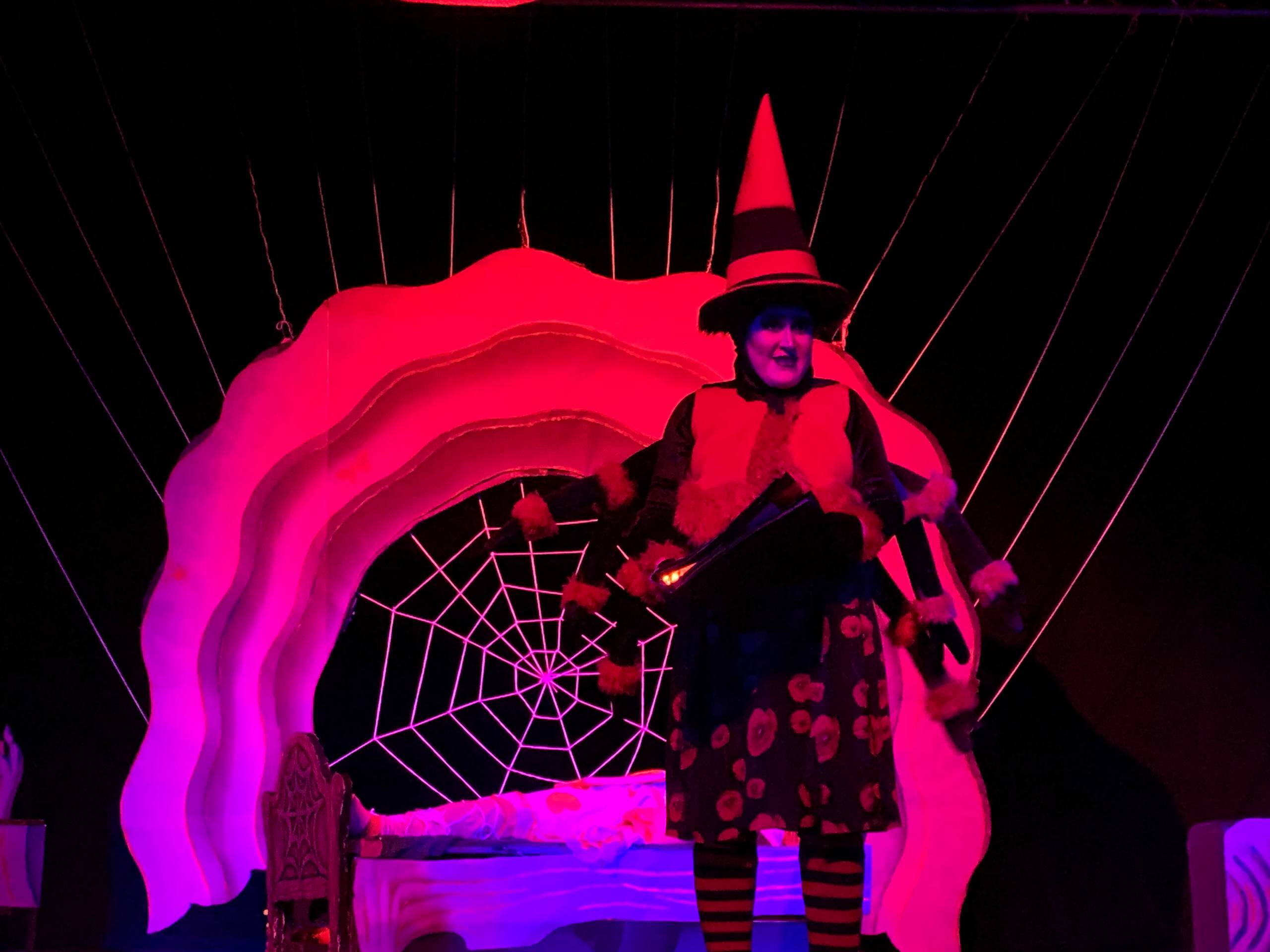 نمایش راز نجات گیرا براساس اثرى از اوراند هریس