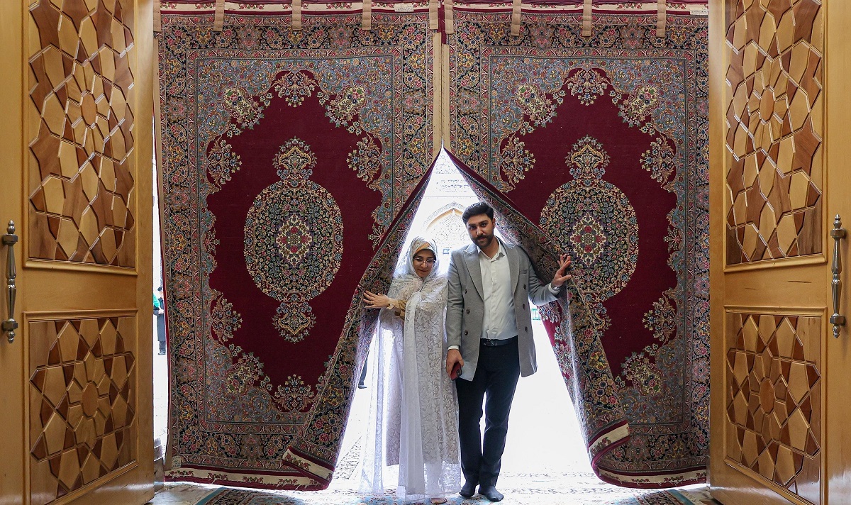 پیوند آسمانی ۱۵۰۰ زوج دانشجو در حرم مطهر رضوی