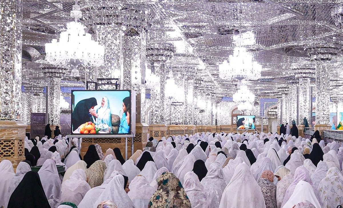 پیوند آسمانی ۱۵۰۰ زوج دانشجو در حرم مطهر رضوی