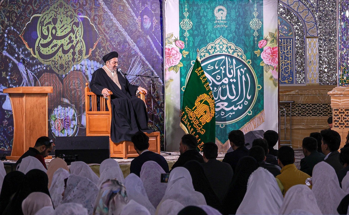 پیوند آسمانی ۱۵۰۰ زوج دانشجو در حرم مطهر رضوی