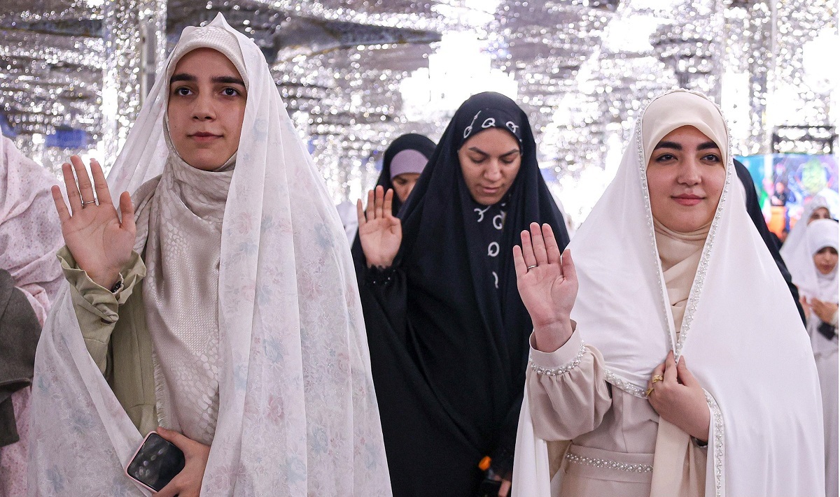 پیوند آسمانی ۱۵۰۰ زوج دانشجو در حرم مطهر رضوی