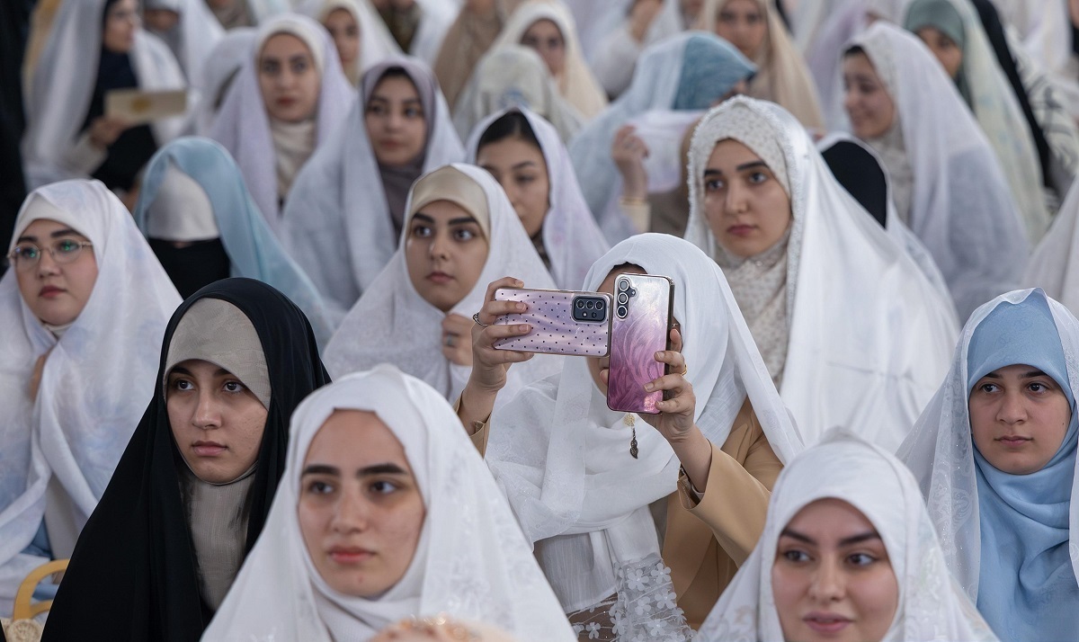 پیوند آسمانی ۱۵۰۰ زوج دانشجو در حرم مطهر رضوی