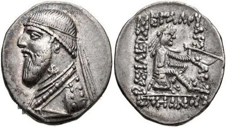 کشف ۱۵ سکه نقره تاریخی دوره اشکانی در ایلام کشف ۱۵ سکه نقره تاریخی دوره اشکانی در ایلام