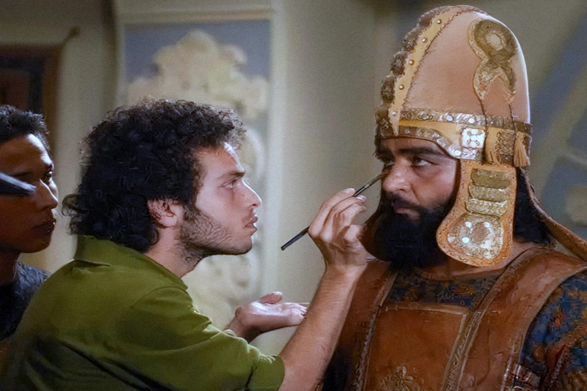 رضا رویگری در سکانس‌های مختلف