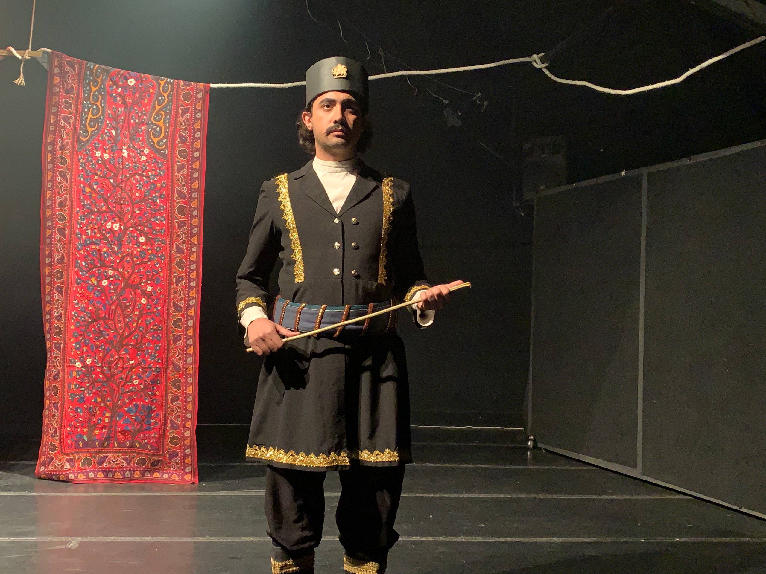 نمایش «میرزارضا و اتاق زیر شیروونی خونه کامران میرزا»