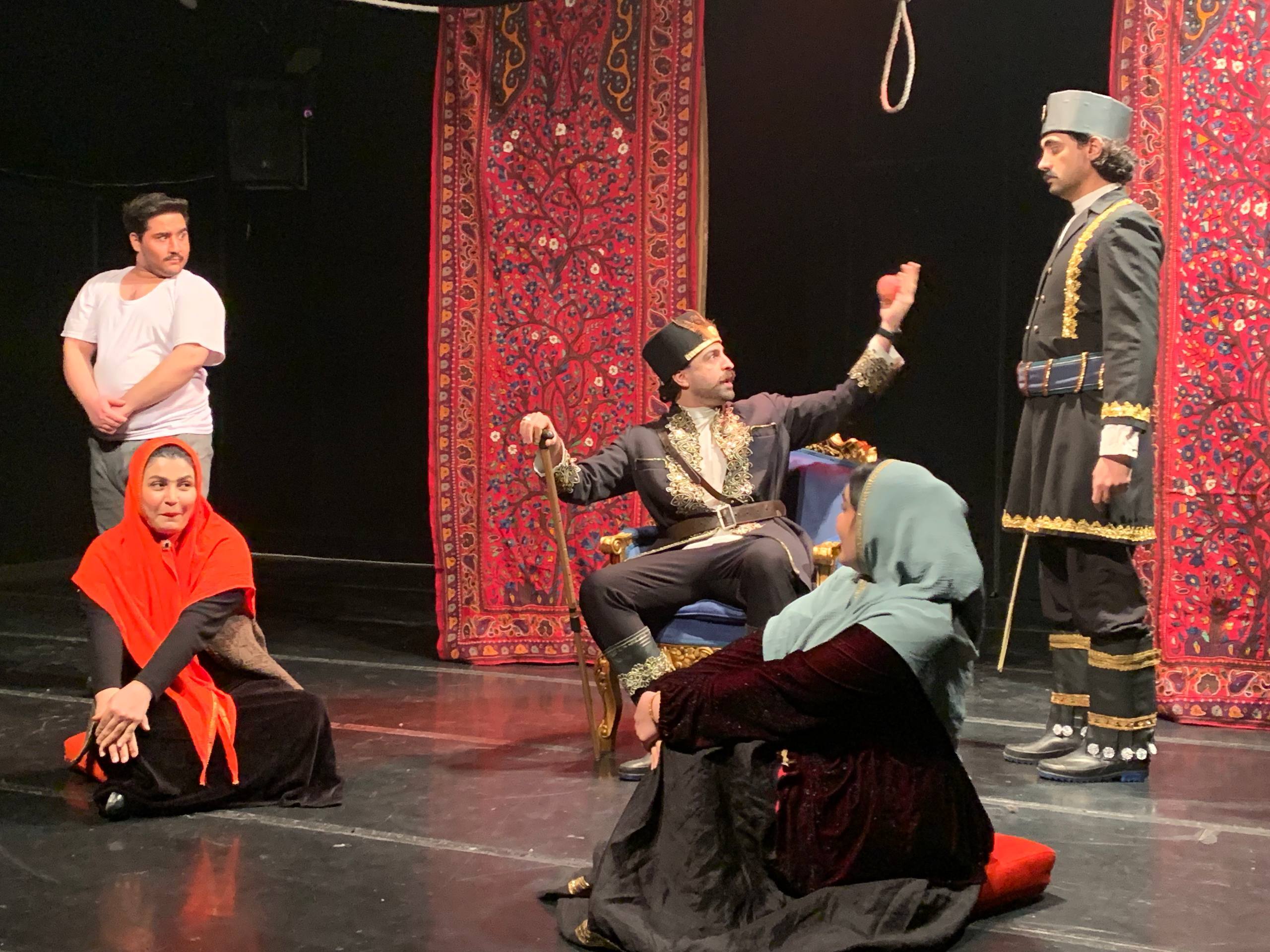 نمایش «میرزارضا و اتاق زیر شیروونی خونه کامران میرزا»