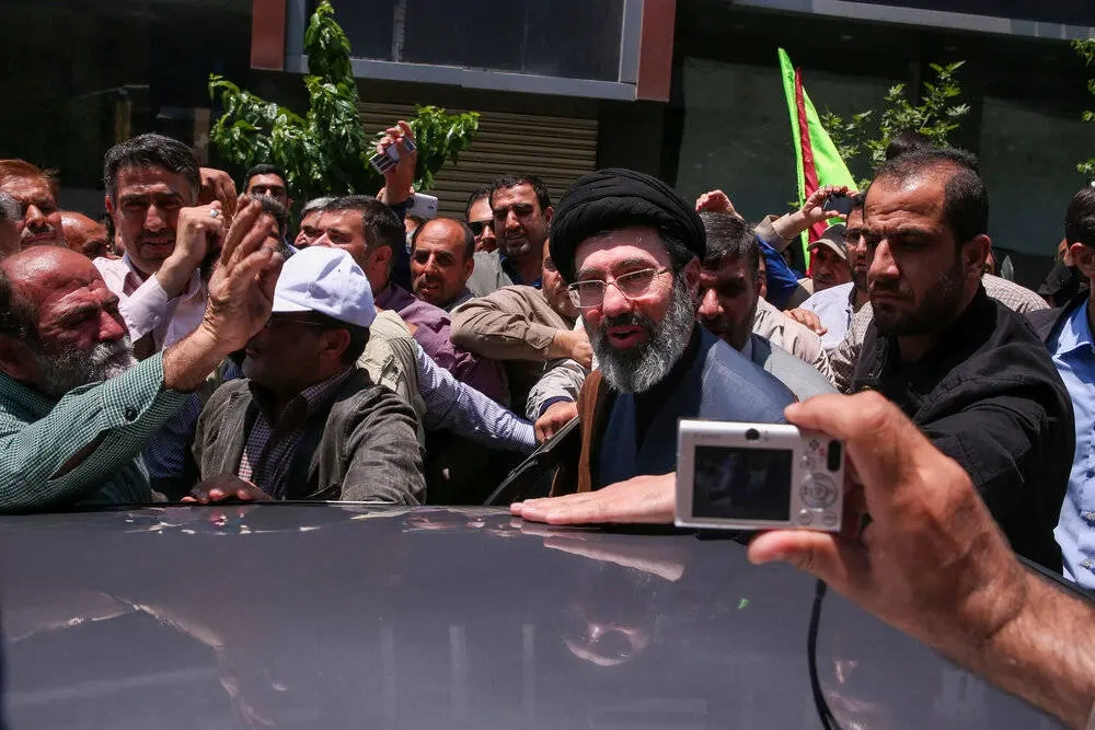 آیت‌الله مجتبی خامنه‌ای چهره‌ای در قاب نگاه