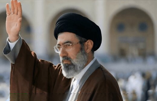 آیت‌الله مجتبی خامنه‌ای چهره‌ای در قاب نگاه