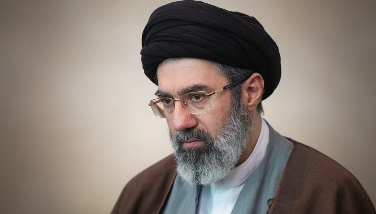 آیت‌الله مجتبی خامنه‌ای چهره‌ای در قاب نگاه