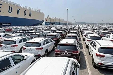 چرا اسامی گیرندگان ارز واردات خودرو فاش نمی‌شود؟