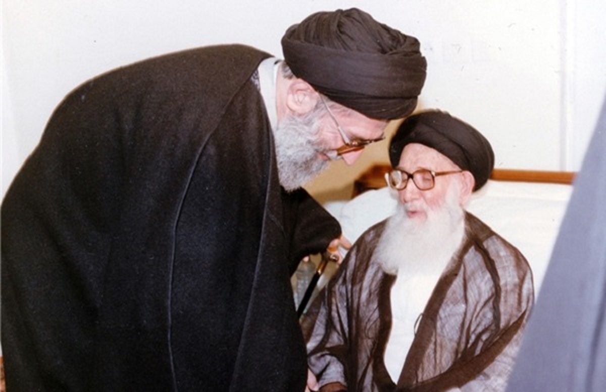 آیت الله سیدمحمدرضا گلپایگانی و آیت الله خامنه ای