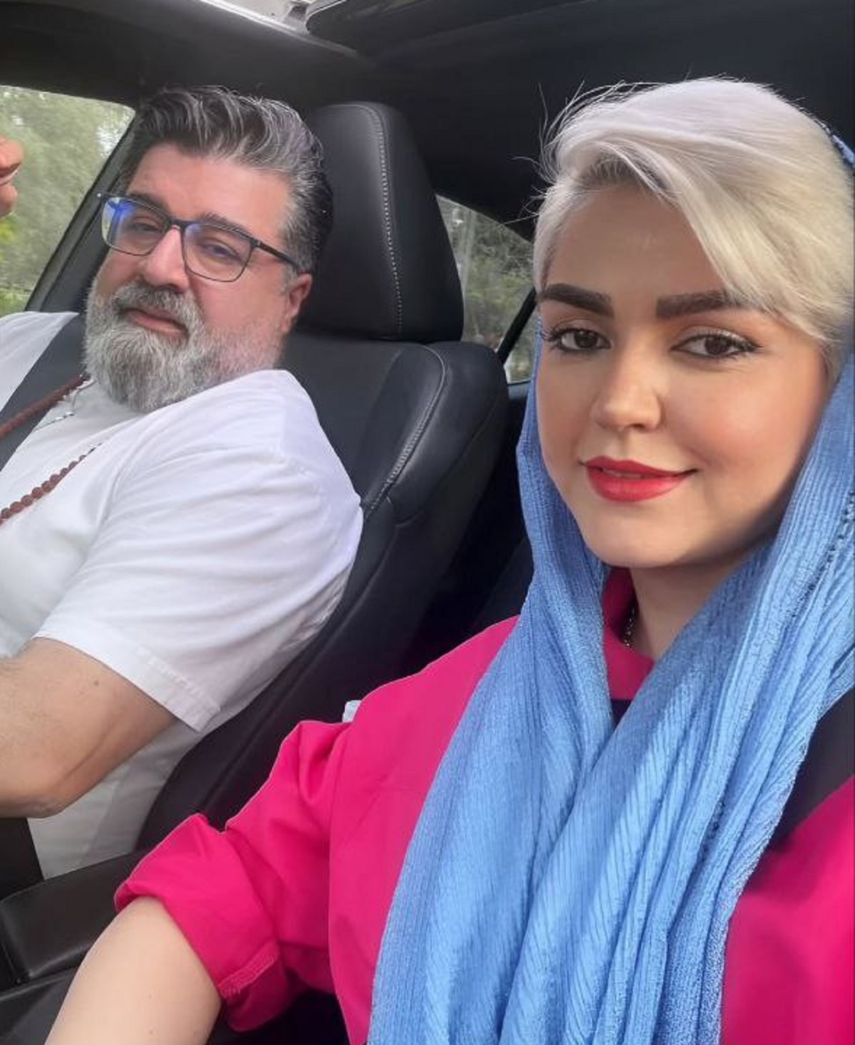 سلفی مهدی یغمایی و همسرش