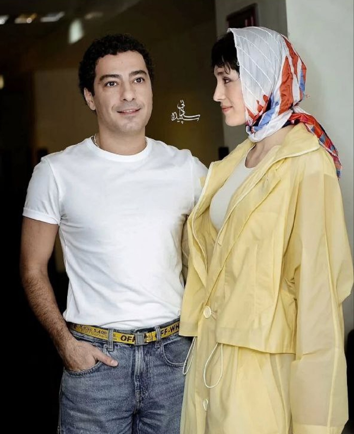 ژستهای نوید محمدزاده و همسرش