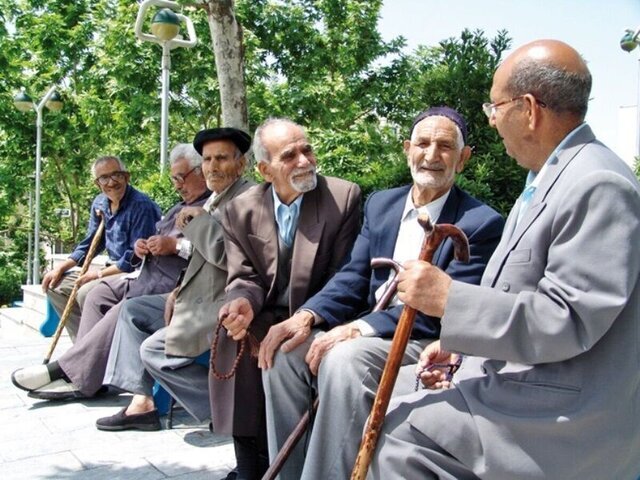 ۶۲ درصد زنان سالمند زیرخط فقرغذایی شدید /  ورود ایران به فاز سالمندی از سال ۱۴۲۰