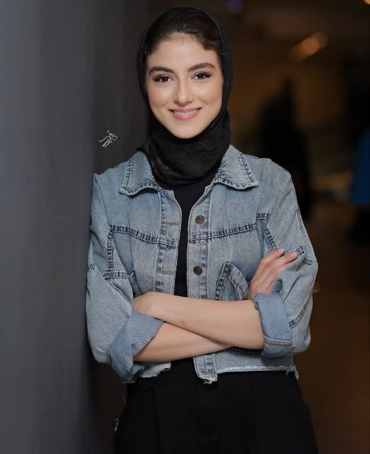 عکس قدی از پردیس پورعابدینی