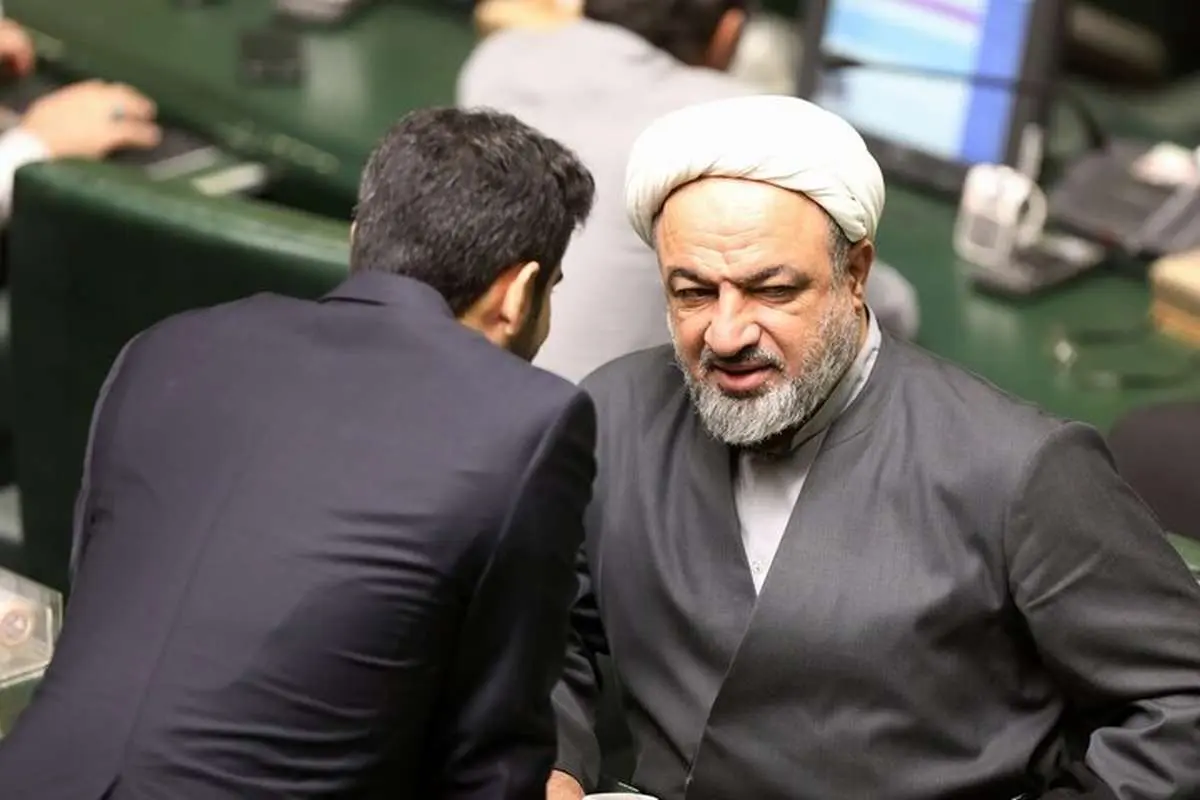 عقب‌نشینی حمید رسایی