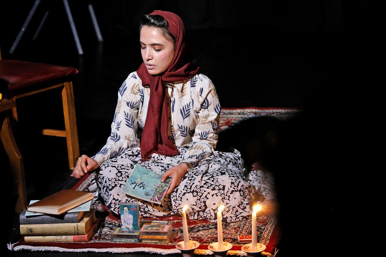 «جوادیه» با کارگردانی یک روزنامه‌نگار به صحنه رفت