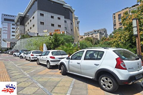 پارک غیرقانونی خودروها در اطراف بیمارستان پارسیان