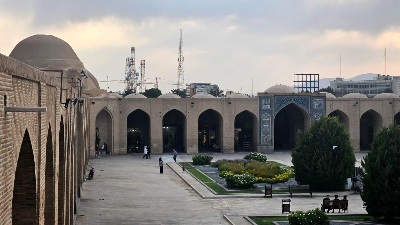 خطر تخریب گنجعلی‌خان کرمان در کمین است