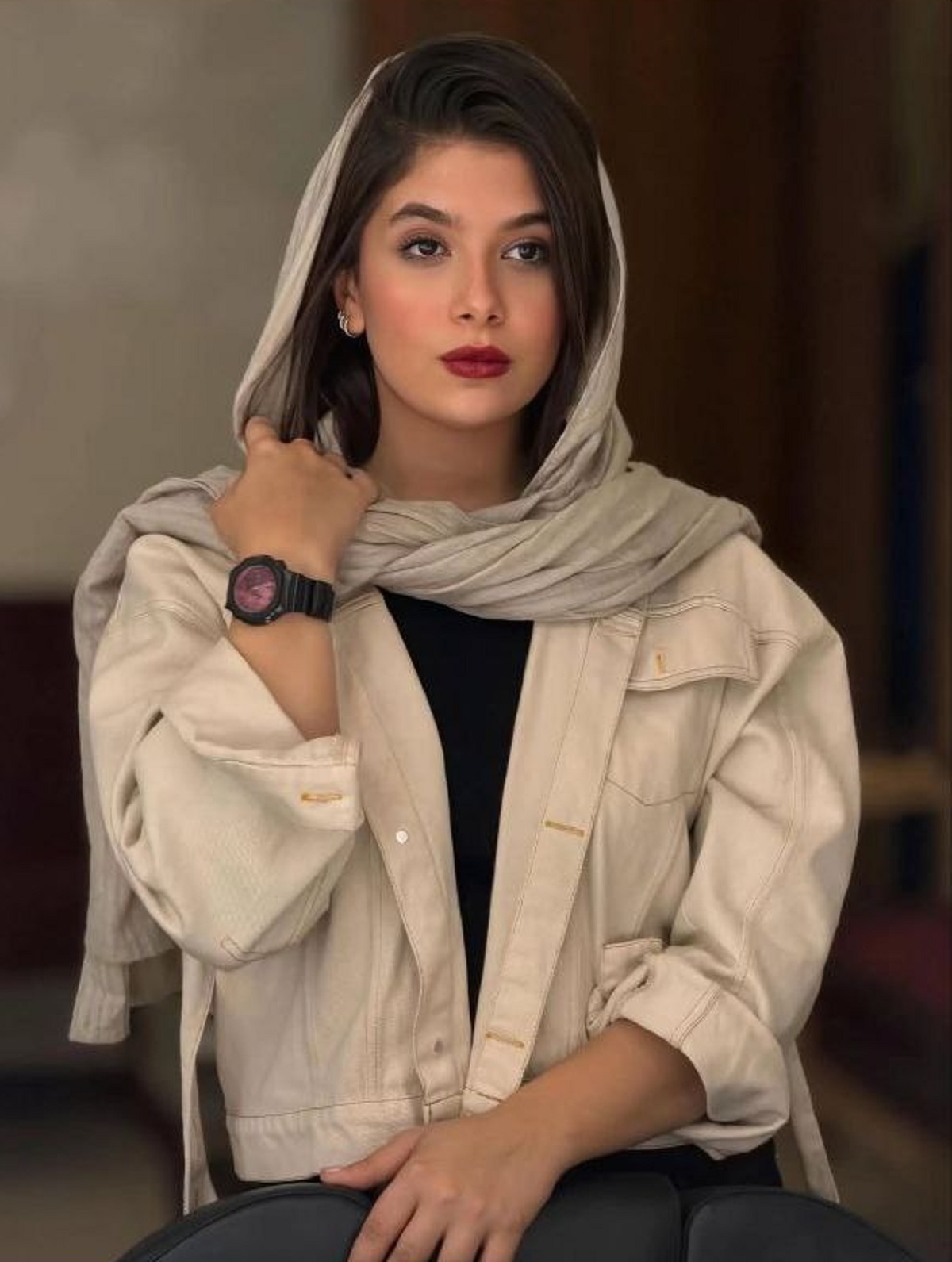 نفس بازغی با آرایش غلیظ
