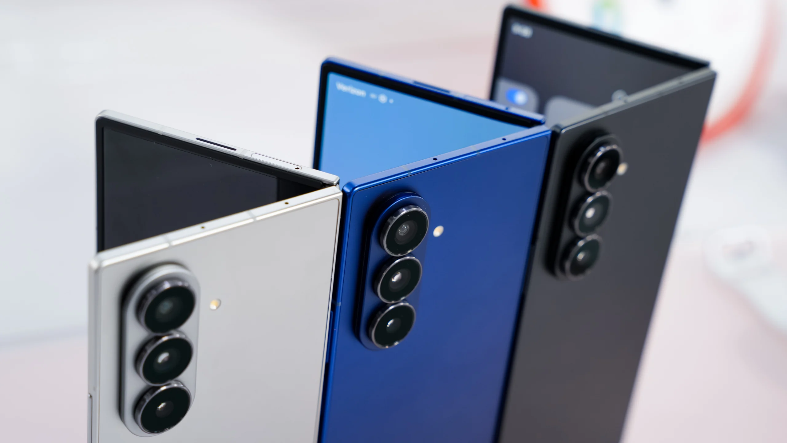 قیمت روز گوشی موبایل ۱۰ آبان۱۴۰۴