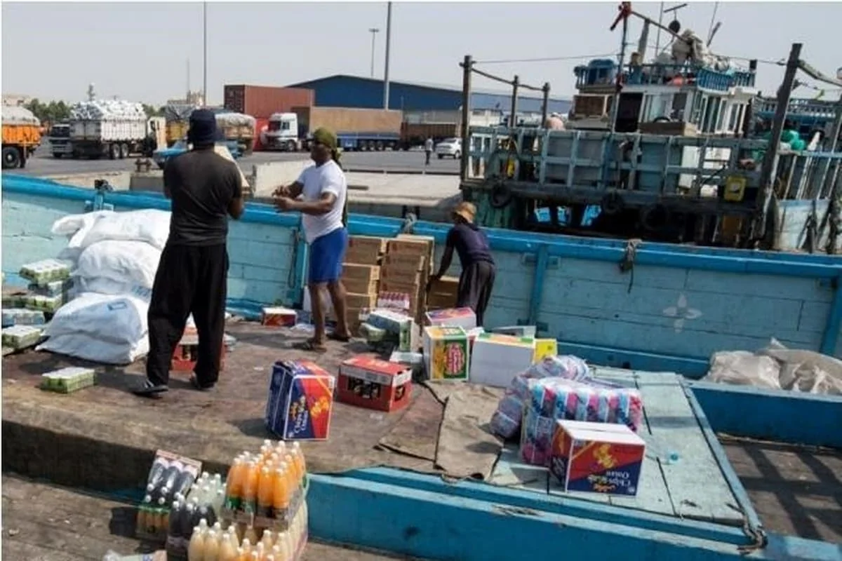 توقیف شناور حامل ۳۰ هزار لیتر سوخت قاچاق در آبهای خلیج فارس توقیف شناور حامل ۳۰ هزار لیتر سوخت قاچاق در آبهای خلیج فارس