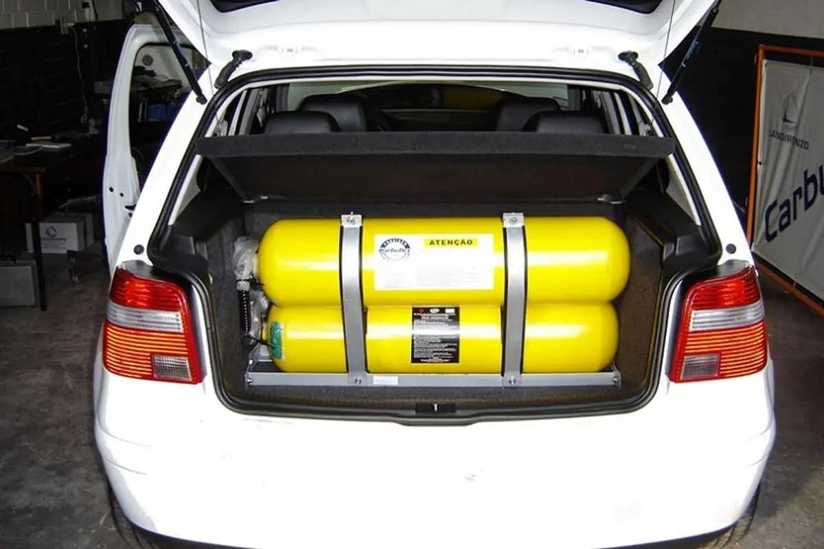 آغاز دوگانه سوزکردن خودروهای بنزینی مدل ۹۴ به بالا از فردا آغاز دوگانه سوزکردن خودروهای بنزینی مدل ۹۴ به بالا از فردا