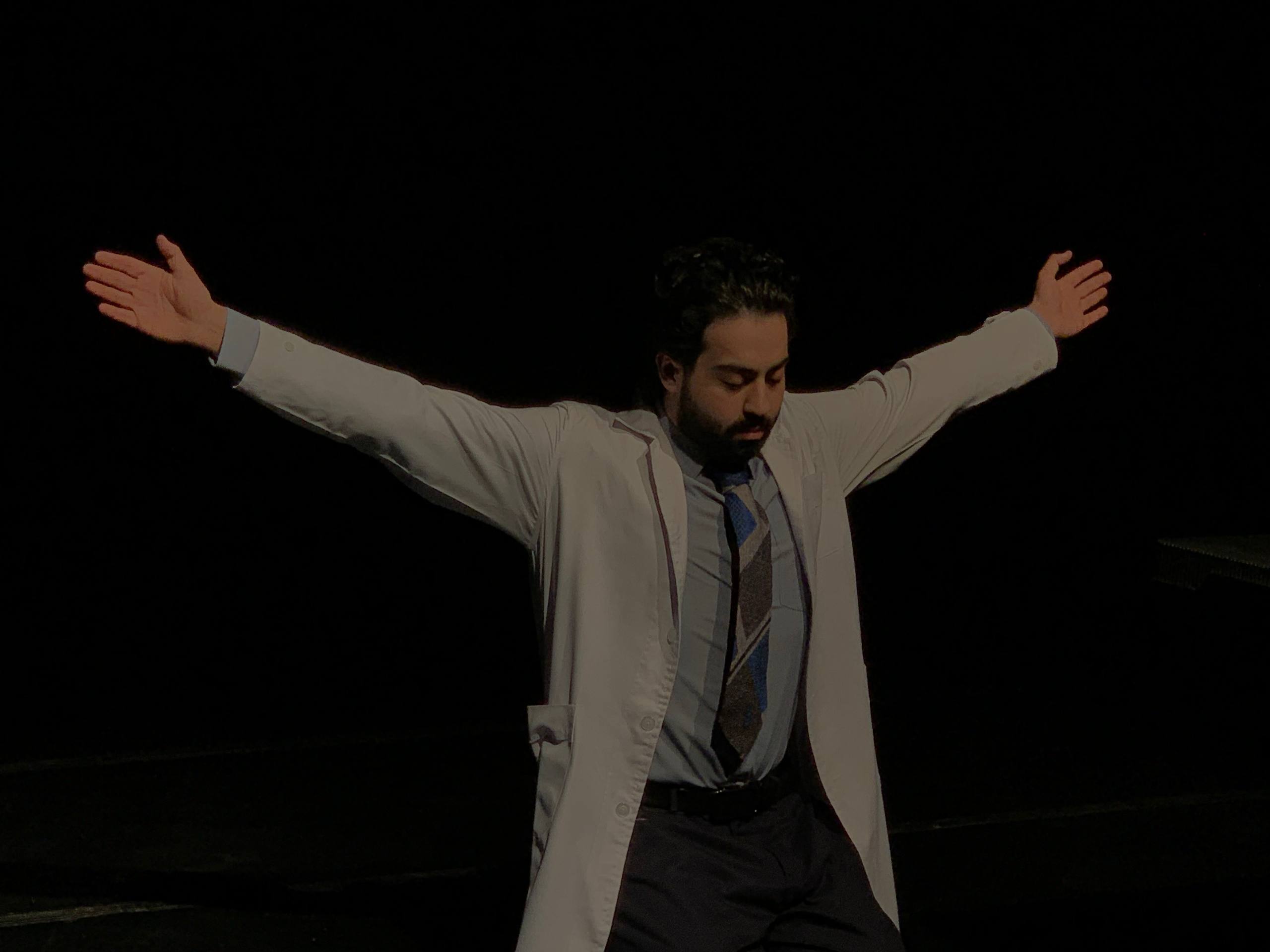 نمایش «تا هیچ چیز عوض نشود»